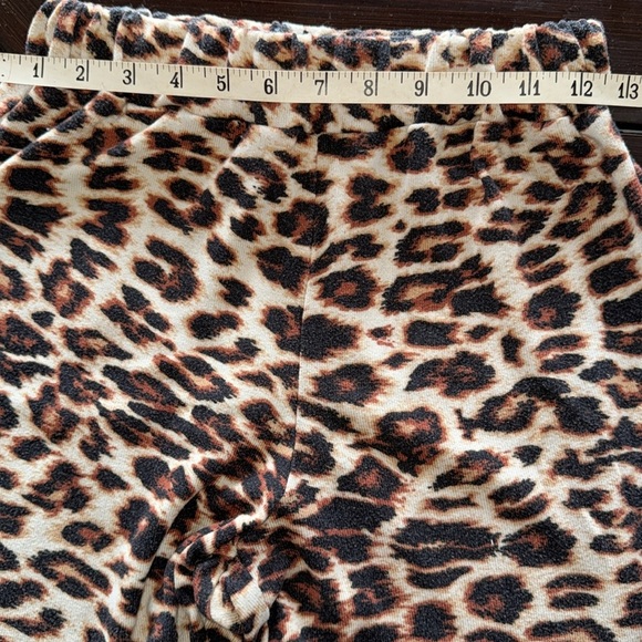 Love University Leopard Print Lounge Set Cropped Bubble Top Elastic Band Ankle - Picture 5 of 11